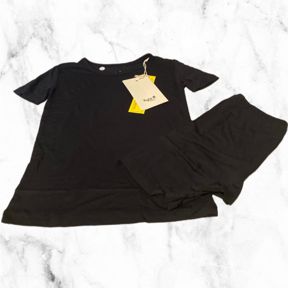 Kyte Baby Short Sleeve Pajamas in Midnight size 4t